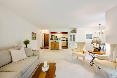 /international/us/1800-riverwood-drive-burnsville-mn-110109490928/