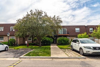 /international/us/715-grove-drive-buffalo-grove-il-110108340129/