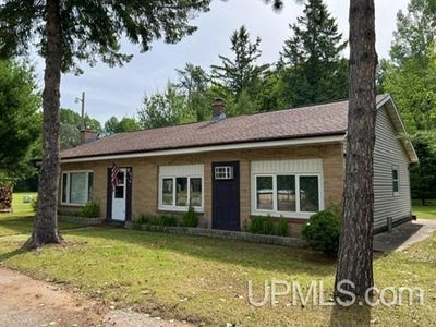 /international/us/n17470-us141-highway-pembine-t-wi-wi-110109053472/