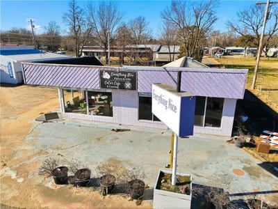 /international/us/320-s-2nd-street-stilwell-ok-110102921775/