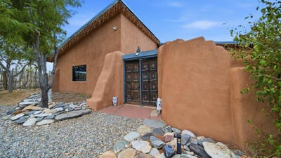 /international/us/42-hondo-seco-road-a-and-b-arroyo-hondo-nm-110120053999/