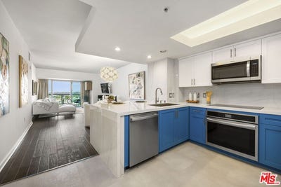 /international/us/13700-marina-pointe-dr-marina-del-rey-ca-110100881038/