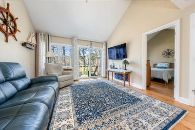 /international/us/42-oak-glen-village-yarmouth-port-ma-110107852847/