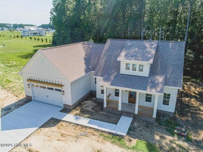 /international/us/179-n-brightleaf-drive-minnesott-beach-nc-110098572176/