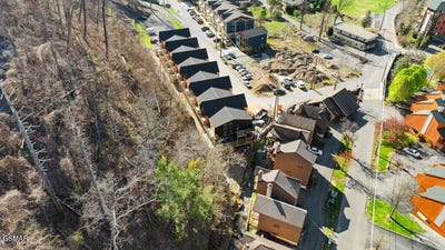 /international/us/215-circle-drive-gatlinburg-tn-110107037404/