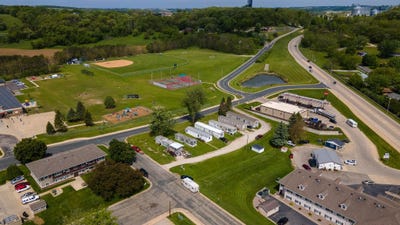 /international/us/813-chatfield-avenue-nw-preston-mn-110108267957/