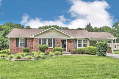 /international/us/108-ridge-street-jonesville-nc-110100150233/?lang=en