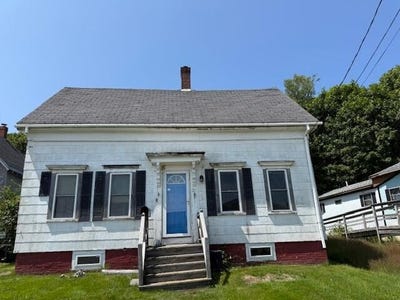 /international/us/25-pleasant-street-lubec-me-110100940592/