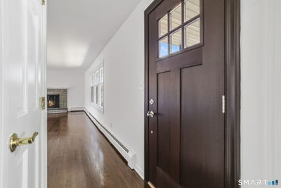/international/us/195-post-oak-road-stratford-ct-110107345349/