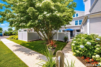 /international/us/175-s-end-road-east-haven-ct-110108947753/