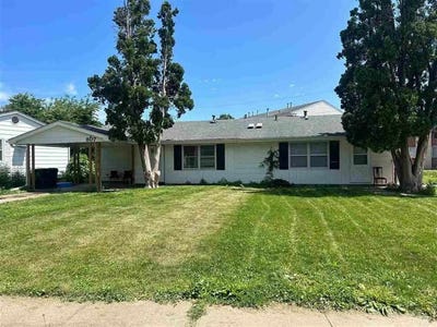 /international/us/805-807-20th-ave-coralville-ia-110120513391/