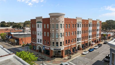 /international/us/145-s-main-street-fuquay-varina-nc-110107028076/