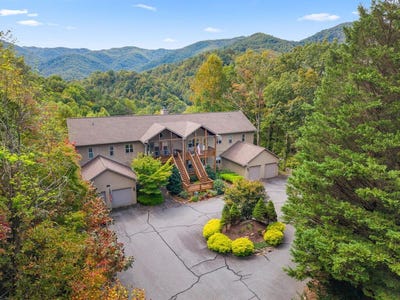 /international/us/160-white-oak-pointe-whittier-nc-110120528776/