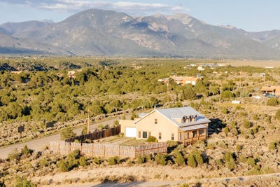 /international/us/2-mesa-sea-rd-arroyo-hondo-nm-110108226492/
