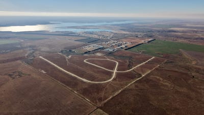 /international/us/highway-147-ellis-ks-110093716437/