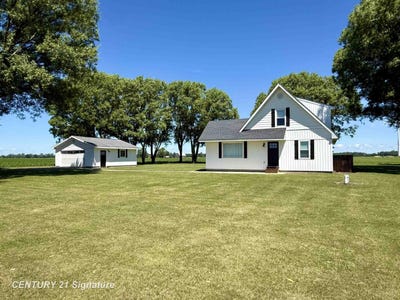 /international/us/101-e-laporte-road-merrill-mi-110108818512/
