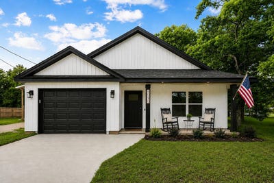 /international/us/8090-3rd-street-laurel-hill-fl-110108256043/
