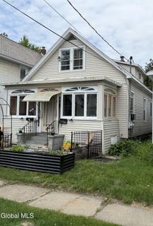 /international/us/232-3rd-street-schenectady-ny-110108889950/