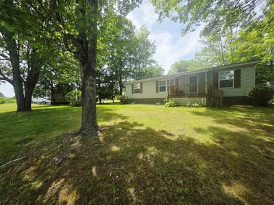 /international/us/4-megan-place-claremont-nh-110108582028/