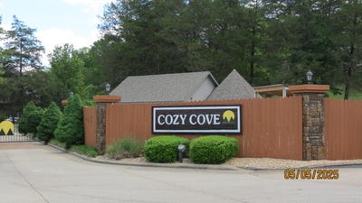 /international/us/7808-cozy-cove-road-branson-mo-110107933669/
