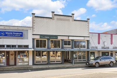 /international/us/227-west-travis-street-la-grange-tx-110104058209/