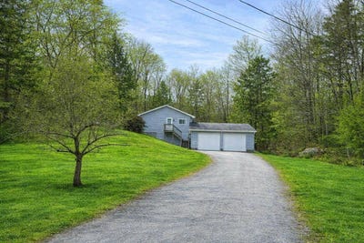 /international/us/33-buttercup-lane-antrim-nh-110107570940/