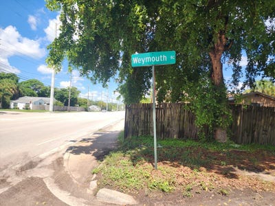 /international/us/916-weymouth-road-lake-worth-fl-110101067718/