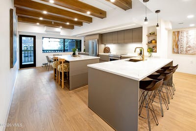 /international/us/100-w-beaver-creek-boulevard-avon-co-110106674899/
