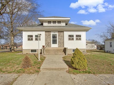 /international/us/101-e-locust-street-coulterville-il-110102360950/