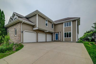 /international/us/8423-elderberry-road-madison-wi-110099992022/