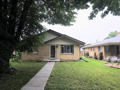 /international/us/4133-n-99th-st-wauwatosa-wi-110109230135/