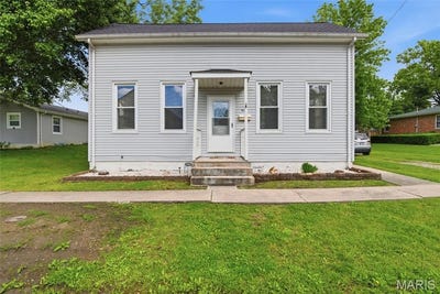 /international/us/403-s-johnson-street-new-athens-il-110107873400/