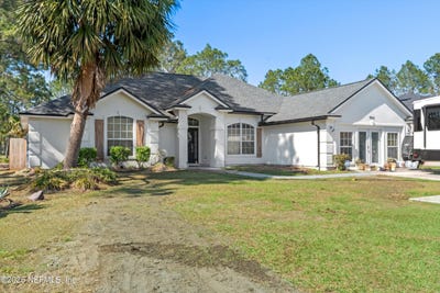 /international/us/9042-ford-road-bryceville-fl-110098018124/