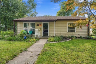/international/us/1007-s-livingston-street-bloomington-il-110110379174/