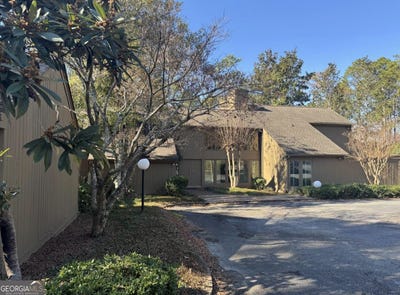 /international/us/303-kissingbower-road-vidalia-ga-110107720806/