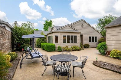 /international/us/13-abby-chase-jeffersonville-in-110107633131/