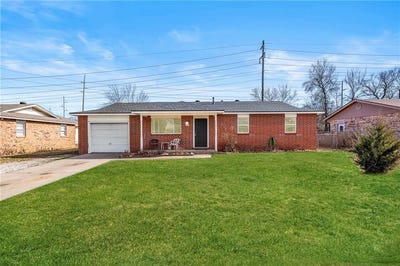 /international/us/1107-white-road-springdale-ar-110105218927/