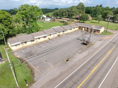 /international/us/910-main-st-waldron-ar-110108815326/