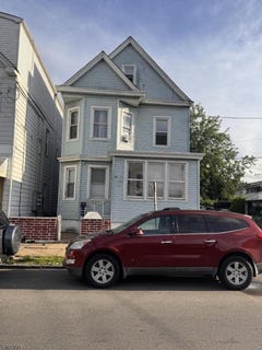 /international/us/18-2nd-ave-paterson-city-nj-110099824984/