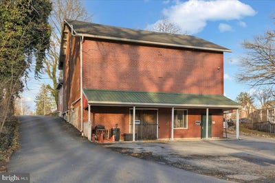 /international/us/400-e-main-street-annville-pa-110098249431/