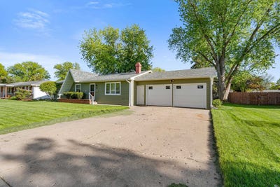 /international/us/847-eastgate-vermillion-sd-110107875298/