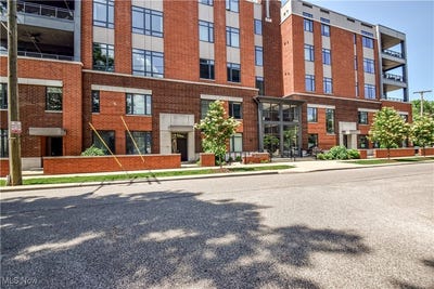 /international/us/2044-random-road-unit-303-cleveland-oh-110100211569/
