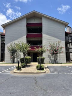 /international/us/101-long-island-hot-springs-ar-110108910428/