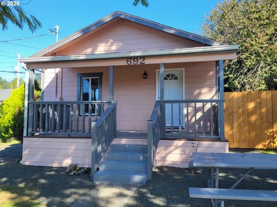 /international/us/692-n-elliott-st-coquille-or-110120055543/