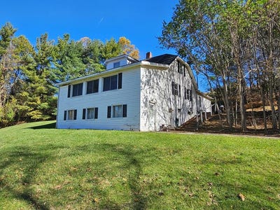 /international/us/306-tower-rd-galax-va-110103071380/