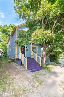 /international/us/17-van-dam-street-saratoga-springs-ny-110109813445/