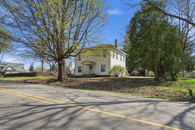 /international/us/9389-foster-street-fostoria-mi-110105112727/