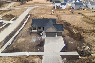 /international/us/1622-stuart-court-stuart-ia-110102392065/