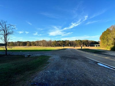 /international/us/999-herman-alford-memorial-hwy-philadelphia-ms-110104135588/