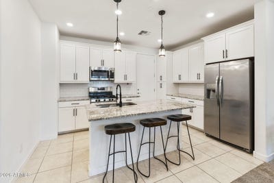 /international/us/4077-s-sabrina-drive-chandler-az-110106812533/